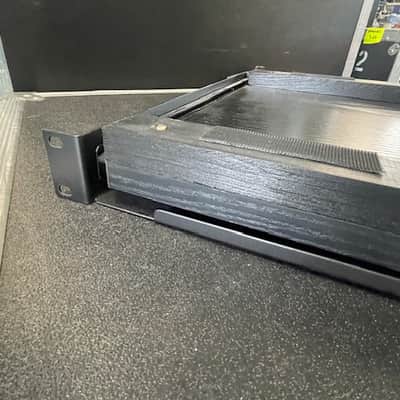 Middle Atlantic Products SSL 1U Low Profile Sliding Rack Tray w/added bumpers image 5