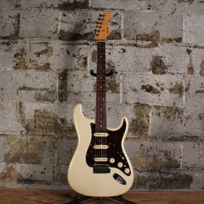 2015 Fender American Elite Stratocaster HSS Shawbucker with Rosewood Fretboard Olympic Pearl w/ Hard Case image 2