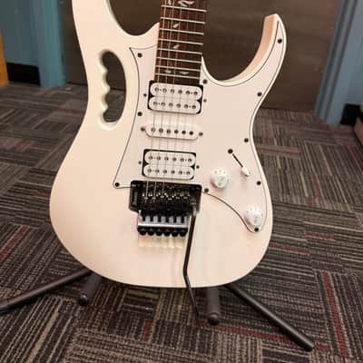 Ibanez JEMJR-WH Steve Vai Signature with Jatoba Fretboard 2018 - Present - White image 14