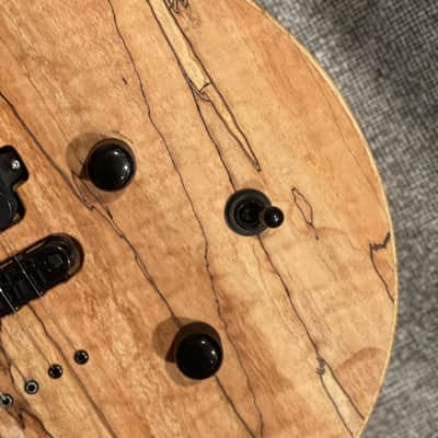 KXK 713 001 7 String image 8