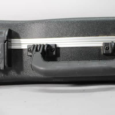 SKB Flying V Molded Case image 9