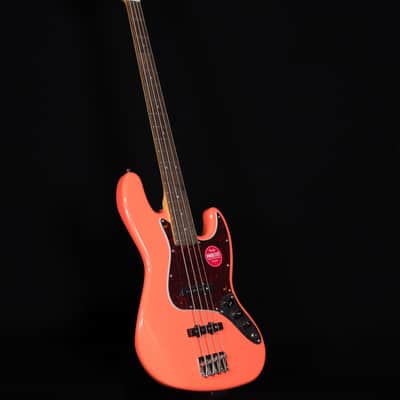 Squier Classic Vibe 60s Jazz Bass, Laurel FB, Tahitian Coral image 8