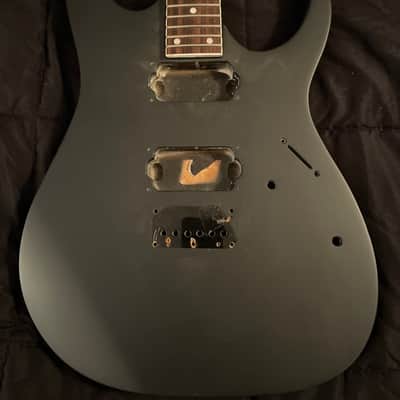 2000’s Ibanez Electric guitar Project with vintage Coffin Case!! image 10