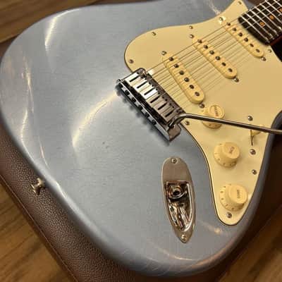 Fender USA Used Fender American Ultra Luxe Vintage '60s Stratocaster (Ice Blue Metallic/Rosewood) [SN.US25016203] image 9