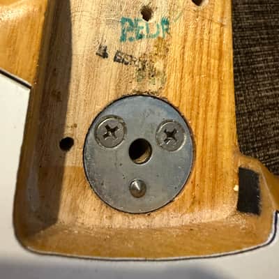 Fender Stratocaster with 3-Bolt Neck, Maple Fretboard 1975 - Natural image 19