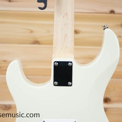 Yamaha PAC112V-VW Pacifica HSS with Rosewood Fretboard - Vintage White image 6