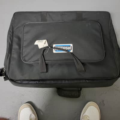 Pedaltrain 3 Board with Voodoo labs Mondo, gigbag, and flight case image 7