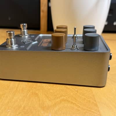 Universal Audio OX Stomp Dynamic Speaker Emulator 2023 - Present - Silver image 8