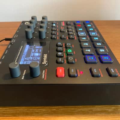 Elektron Syntakt 12 Track Drum Computer & Synthesizer 2022- Present - Black image 3