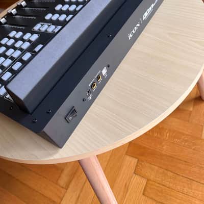 Icon QCon Pro G2 DAW Controller AS NEW!! image 6