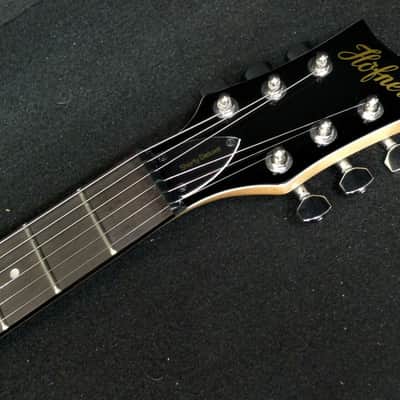 Hofner CT Series HCT-SH-D-BL Double Pickup Shorty DeLuxe Travel / Mini Electric Guitar with Gig Bag image 9