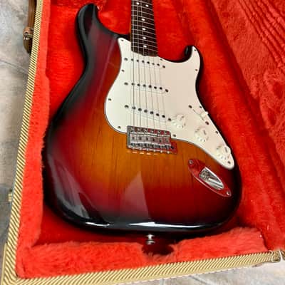 Fender Fender Stratocaster ‘62 AVRI (American Vintage Reissue) Fullerton Era 1982- 3 tone sunburst 1982 - Sunburst image 2
