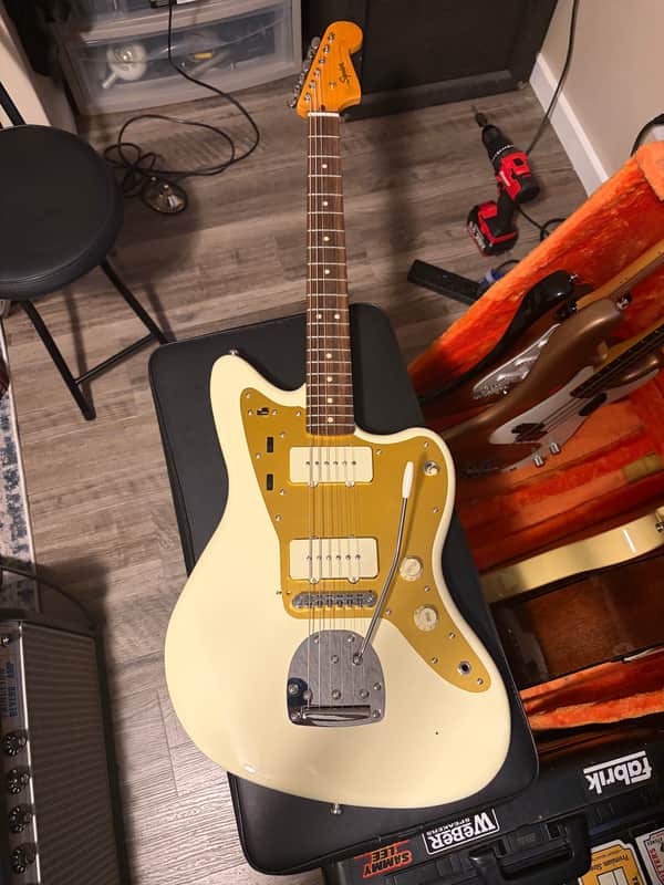 Squier J Mascis Jazzmaster with Laurel Fretboard 2018 - Present - Vintage White image 1