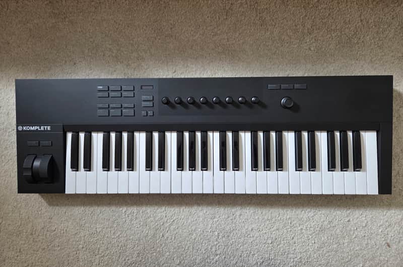 Native Instruments Komplete Kontrol A49 2018 - Present - Black image 1