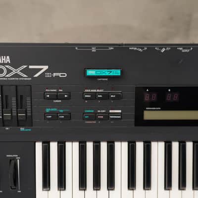 Yamaha DX7 II FD Digital Synthesizer w/ DX100 #58880 image 7
