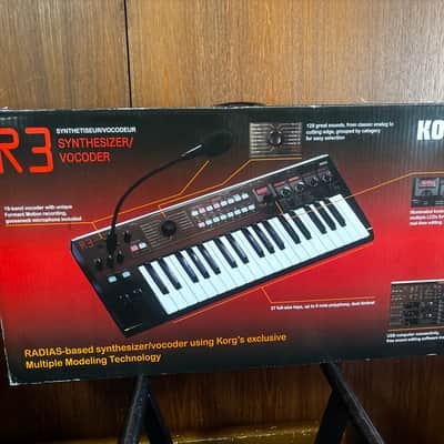 Korg R3 SYNTHESIZER/VOCODER w/box, mic, power supply Radias image 14
