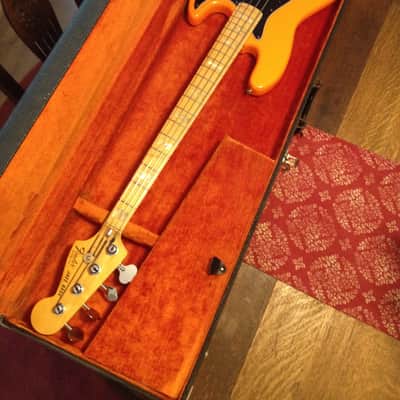 Fender  Jazz Bass 1980 Capri Orange w/ Maple Fretboard image 2