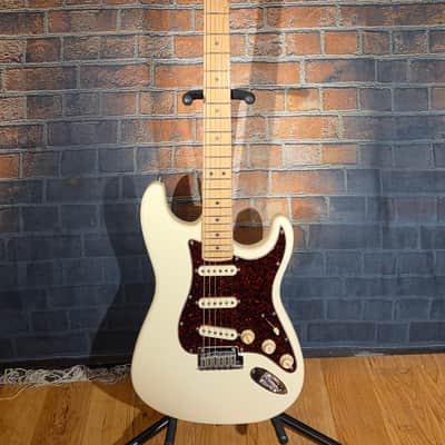 Fender 1993 Custom Shop Closet Classic Stratocaster Olympic White w/ Fender G&G HSC image 2