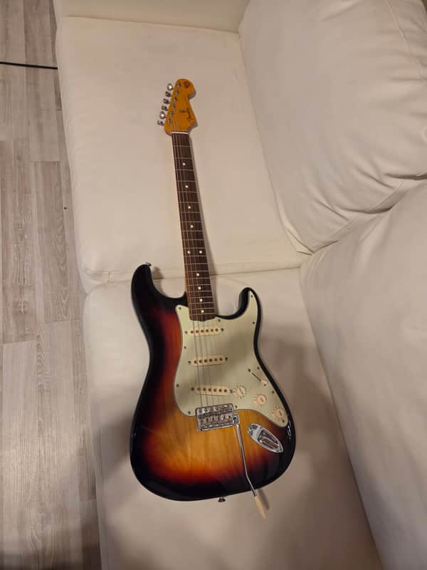 Fender Classic Series '60s Stratocaster Electric Guitar — Lacquer