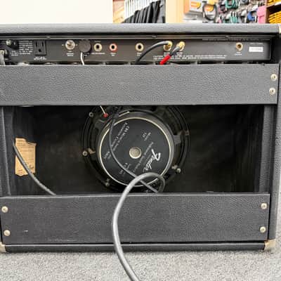Fender Deluxe Reverb II 2-Channel 20-Watt 1x12" Guitar Combo 1982 - Black image 6
