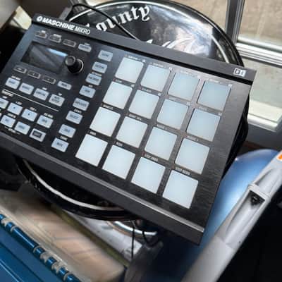 Native Instruments Maschine Mikro 2010s - Black image 2