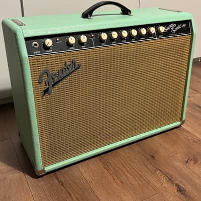 Fender Super-Sonic 22 FSR Limited Edition 2-Channel 22-Watt 1x12" Guitar Combo 2014 - Surf Green image 2