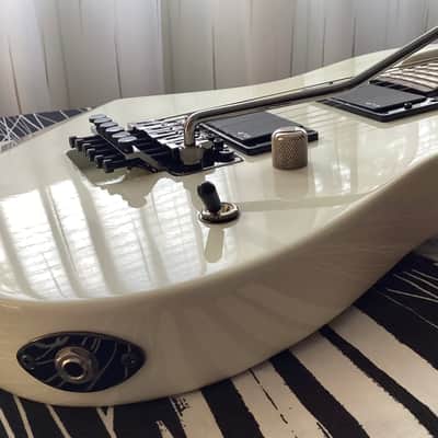 ESP  M-II SNOWHITE 2010 - EMG’S image 4