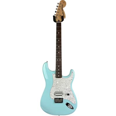 Fender Tom Delonge Signature Stratocaster 2023 - Daphne Blue image 3