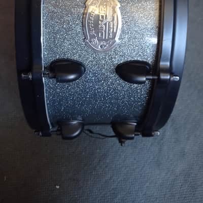Dixon Artisan 14x6.5" Maple Snare Drum - 10-Ply North American Maple - Die-Cast Hoops - Silver Sparkle Lacquer image 2