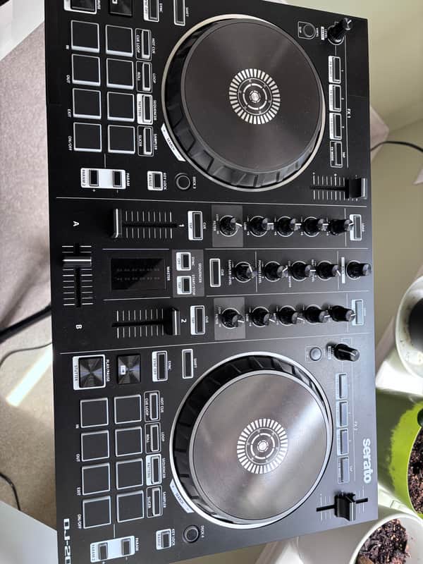 Roland DJ-202 DJ Controller 2010s - Black image 1