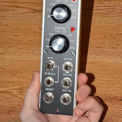 Yusynth Clock Divider Module (5U) - 2013 - Dotcom Format image 1