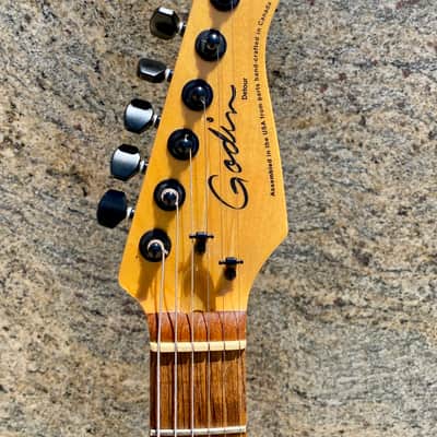 Godin Freeway Detour Blood Red image 4