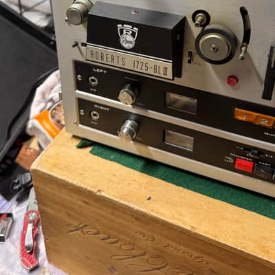 Roberts 1725-8L III Reel to Reel Tape Recorder For Parts Repair image 12