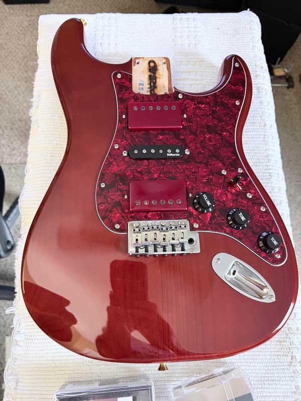 Allparts Stratocaster 2025 - Gloss Polyurethane Chestnut Finish image 1
