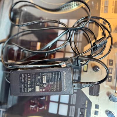 Pioneer DJ DDJ-REV7 (2022-present model) Professional DJ Controller - Excellent Condition + Custom Gig Bag & Dust Cover image 5