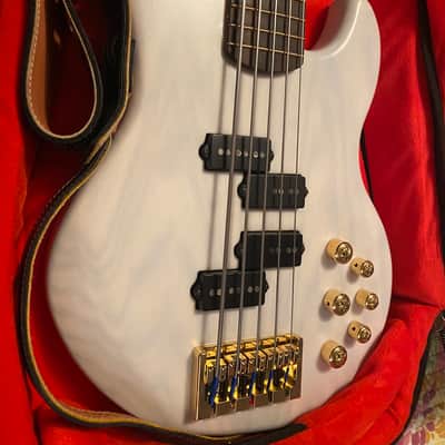 Alien Audio Constellation 5 2020 Matte transparent White image 3