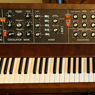 Moog Minimoog Model D Reissue 44-Key Monophonic Synthesizer (2022) 2022 - Present - Black / Wood