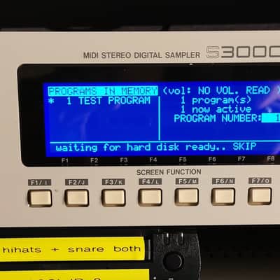 AKAI S3000XL with new display (8 outs) very good condition
