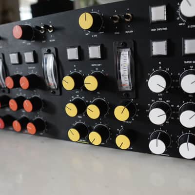 Goly Gravity 25 (Gravity's Rainbow) - 4-Channel Dynamic Porter-Grinder Equalizer with Cross-Compression- 2025 - with MOGAMI XLR CABLES image 3