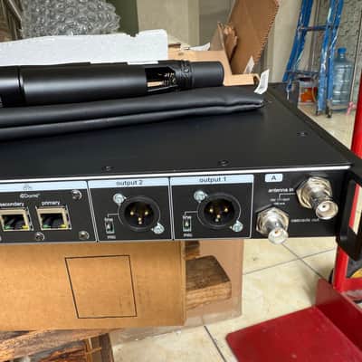 Shure ULX-D DIGITAL WIRELESS MICROPHONE SYSTEM j50A, worldwide shipping image 11