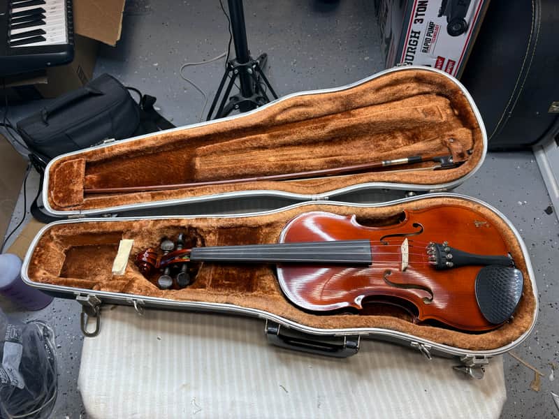 VINTAGE LIDL HAND CRAFTED IN LUBY CZECH REPUBLIC 3/4 VIOLIN MODEL 220 CASE/BOW image 1