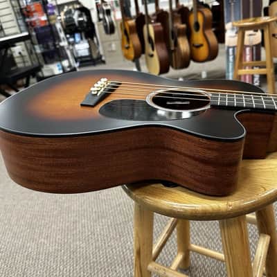 Martin 000C Jr-E Bass Junior Short Scale Acoustic/Electric Burst w/ Case image 18