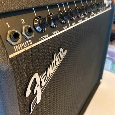 Fender FM 65R 2-Channel 65-Watt 1x12" Solid State Guitar Combo 2003 - 2008 - Black image 2