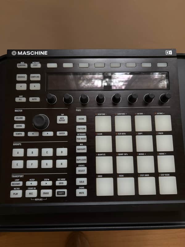 Native Instruments Maschine MKII 2010s - Black image 1