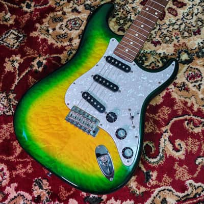 *RARE* 2013 Fender Stratocaster '62 Reissue ST62QT-YLM Yellow Lime Burst, High Grade Quilt Maple Top, Non-Catalog w/ Hangtags, MIJ Fujigen image 6
