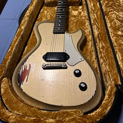 Novo Solus M1 2024 - Shoreline Gold over 3 Tone Sunburst image 1