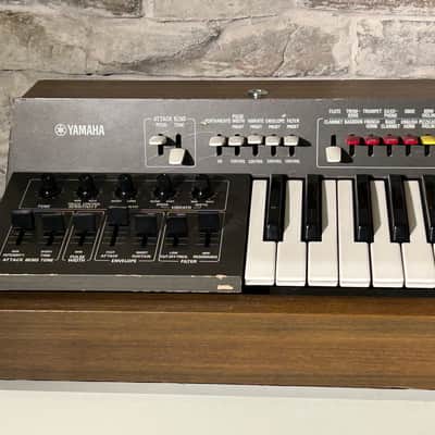 Yamaha SY-1 Synthesizer with original case image 5