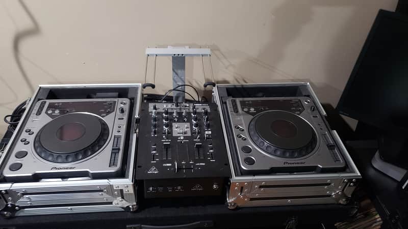 Entire Pioneer CDJ setup image 1