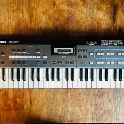 Casio CZ-101 Synthesizer *boxed with manuals*