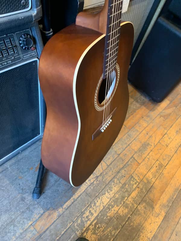 Art & Lutherie Wild Cherry | Reverb